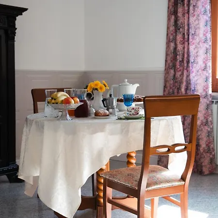 A Casa Di Rut Bed and breakfast Moiano